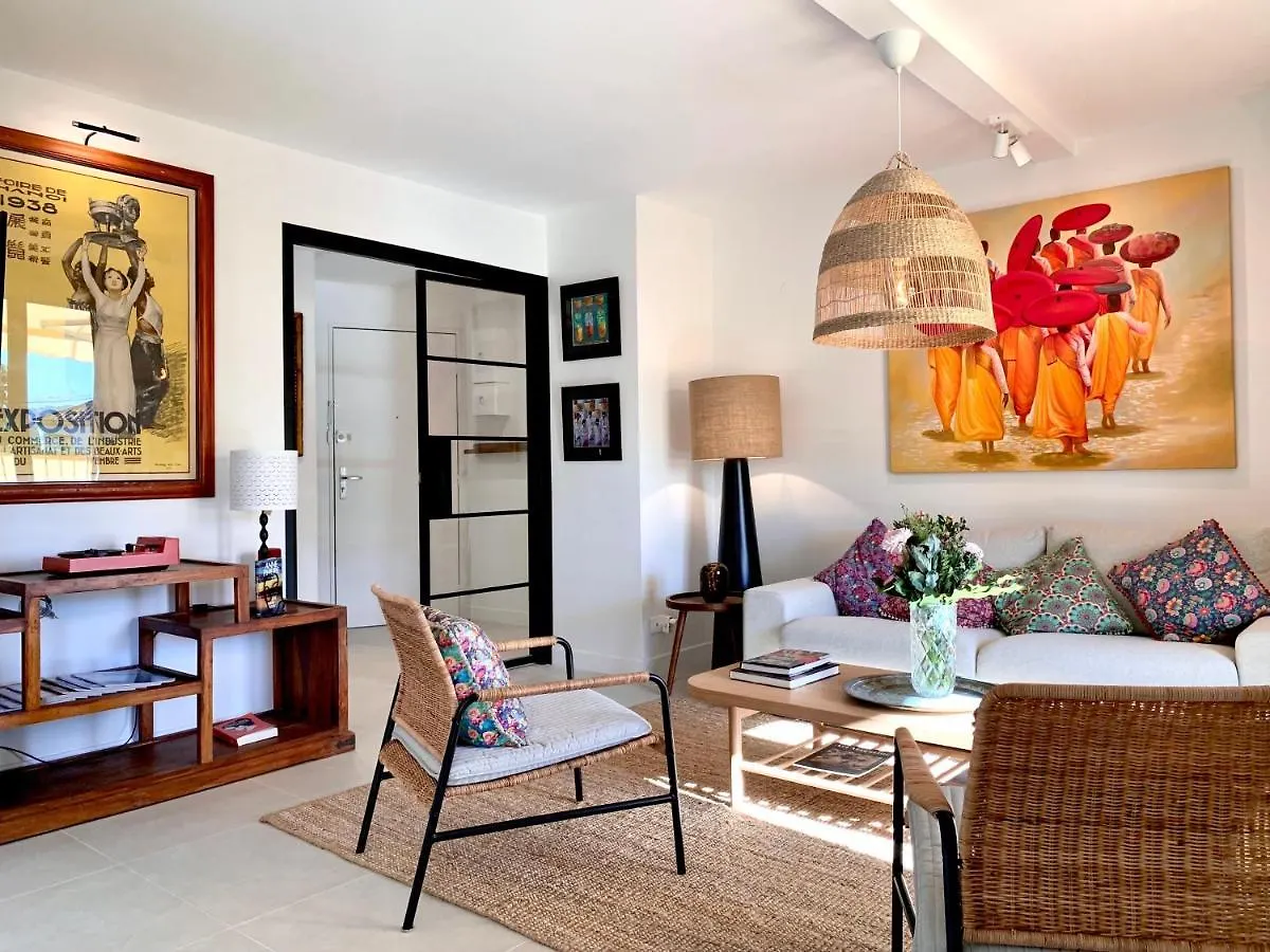Luxury Apartment St-Tropez/ 10Mn Walk To Center. Saint-Tropez