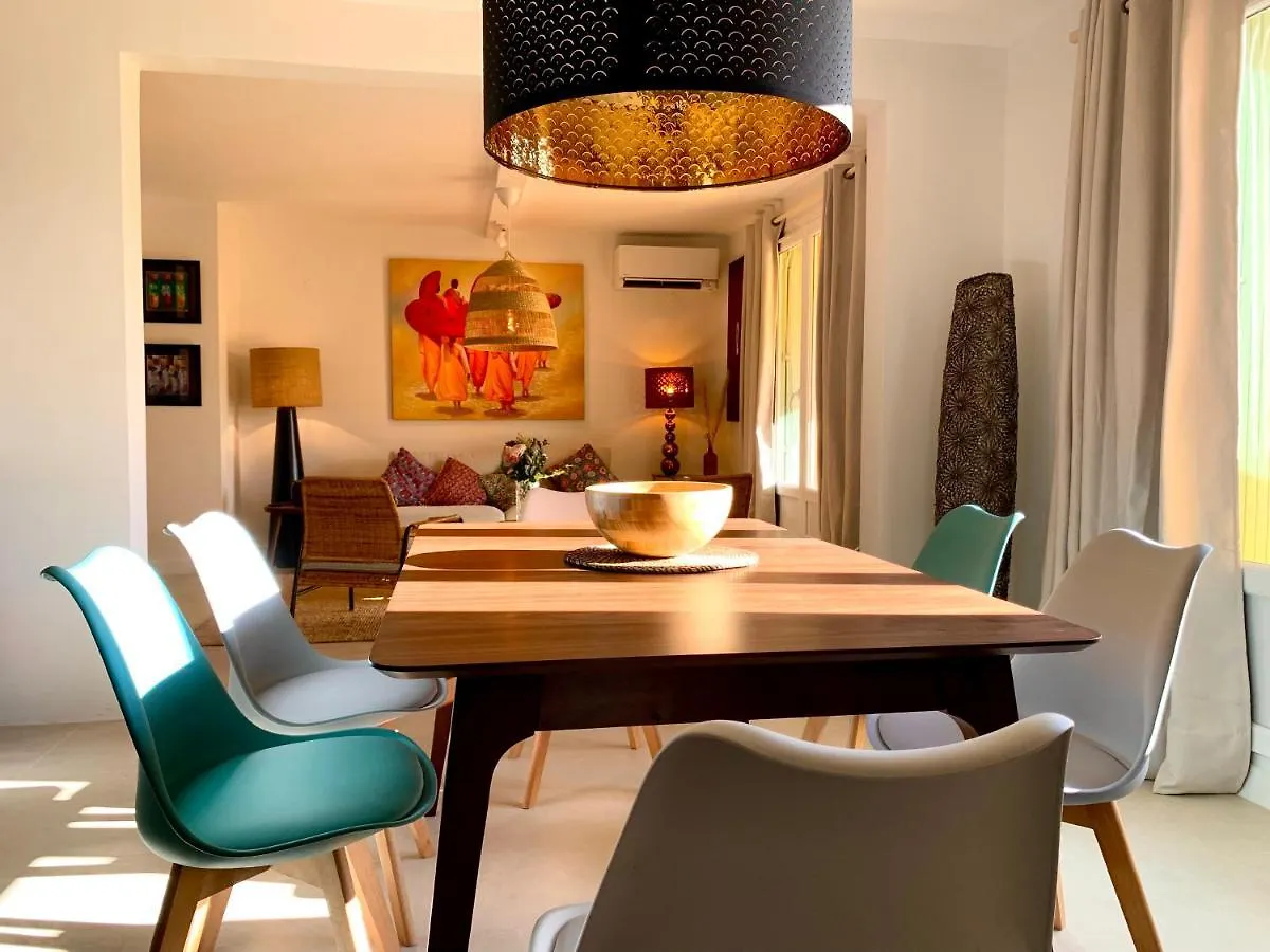 Luxury Apartment St-Tropez/ 10Mn Walk To Center. Saint-Tropez