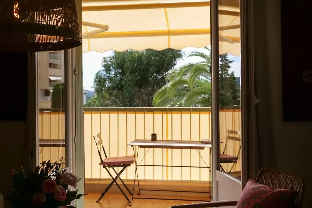 Luxury Apartment St-Tropez/ 10Mn Walk To Center. Saint-Tropez