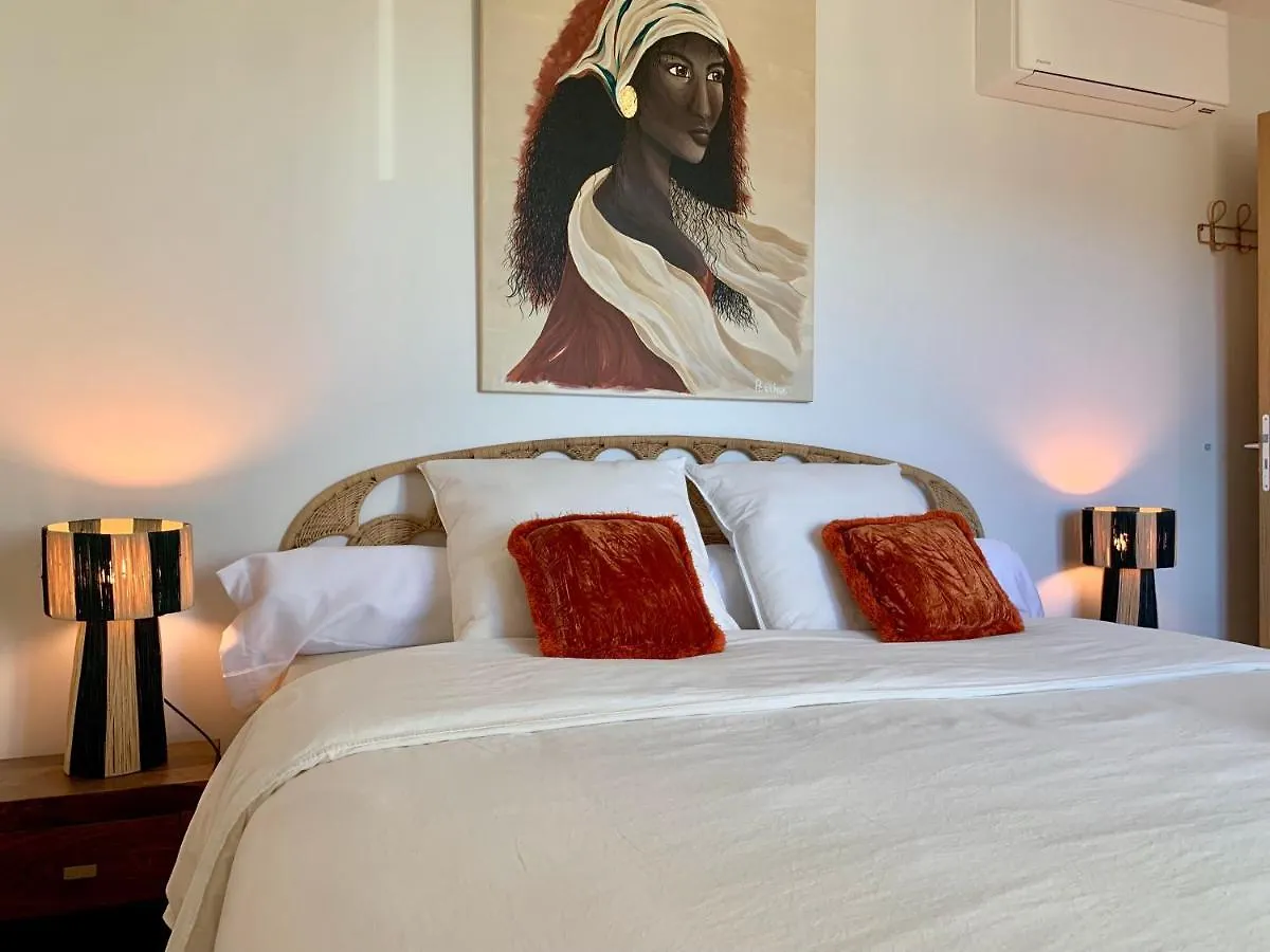 Luxury Apartment St-Tropez/ 10Mn Walk To Center. Saint-Tropez